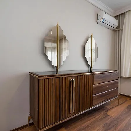 Apartman Luxury 4 Bdrm On Altiparmak