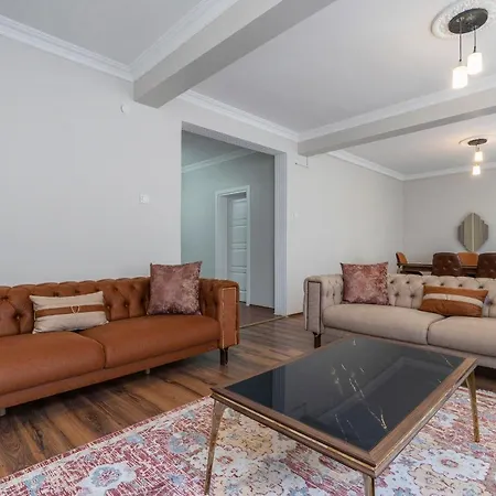 Luxury 4 Bdrm On Altiparmak Apartment *